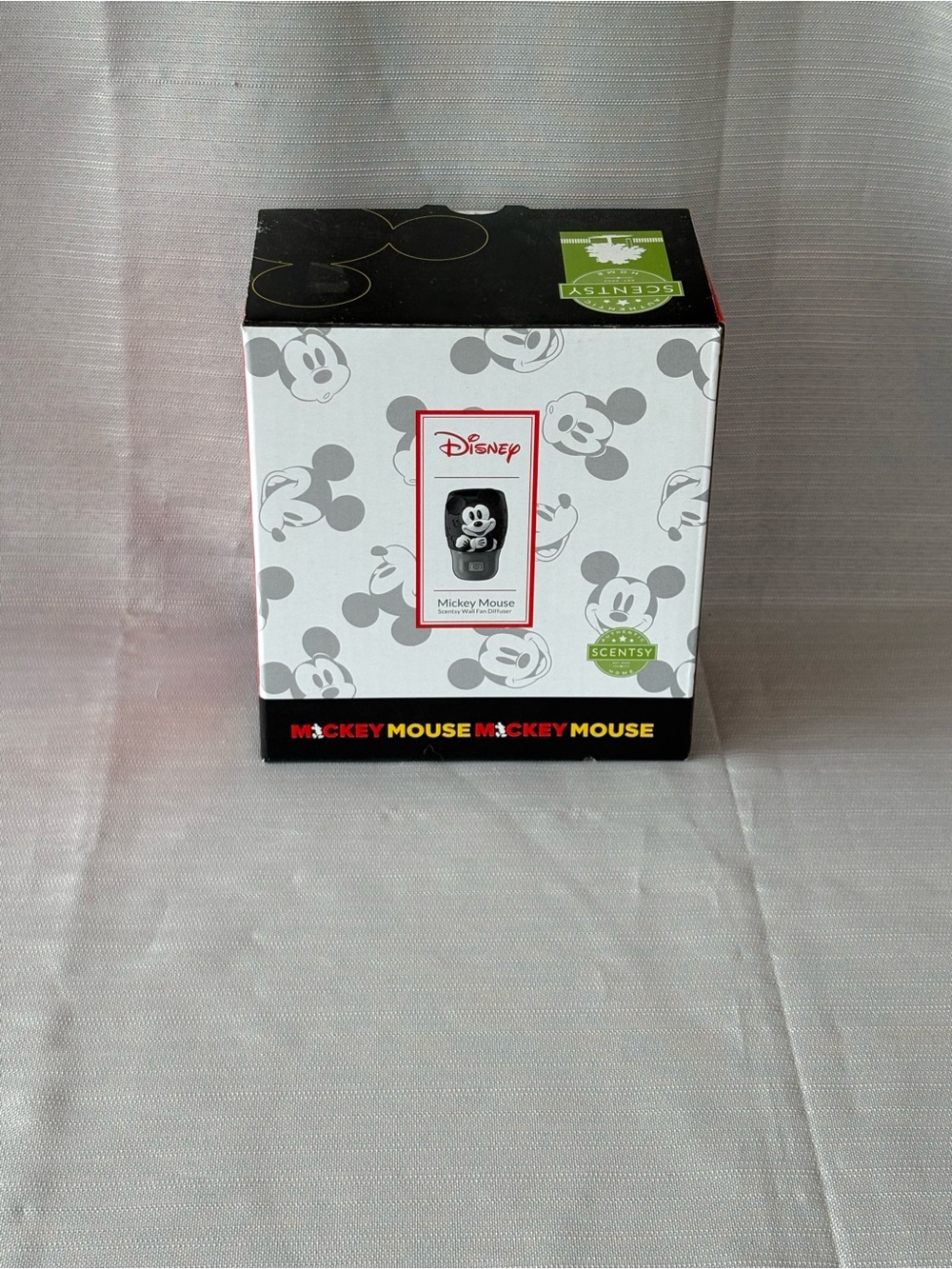 BNIB Disney Mickey Mouse Scentsy Warmer — Black & White